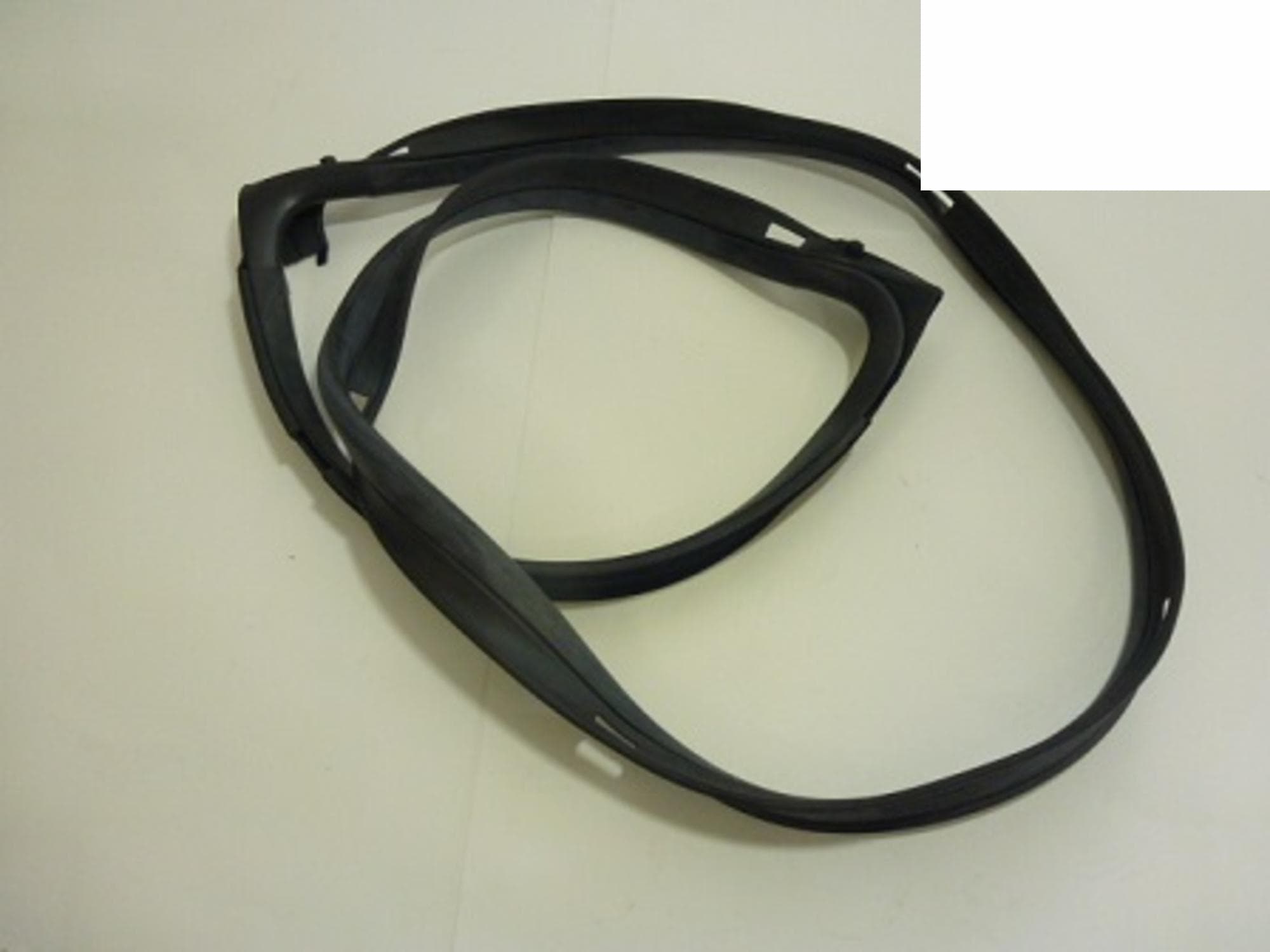 PESTANA EXTERNA PORTA DIREITA FORD CARGO 712 814 815 915 1215 1415 1617 1622 2422 2425 3530 4030 4331 5031 815E 1317E - 89HU68205A28AA
