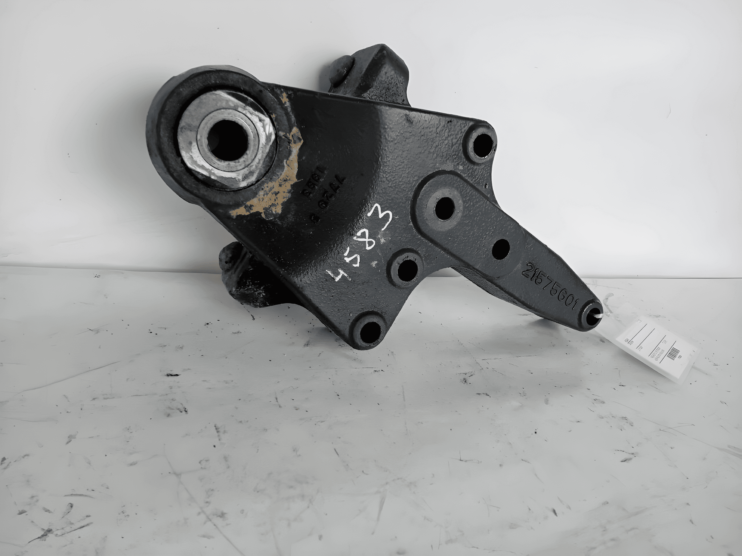 SUPORTE MOLA DIANTEIRA LADO DIREITO - 21575601