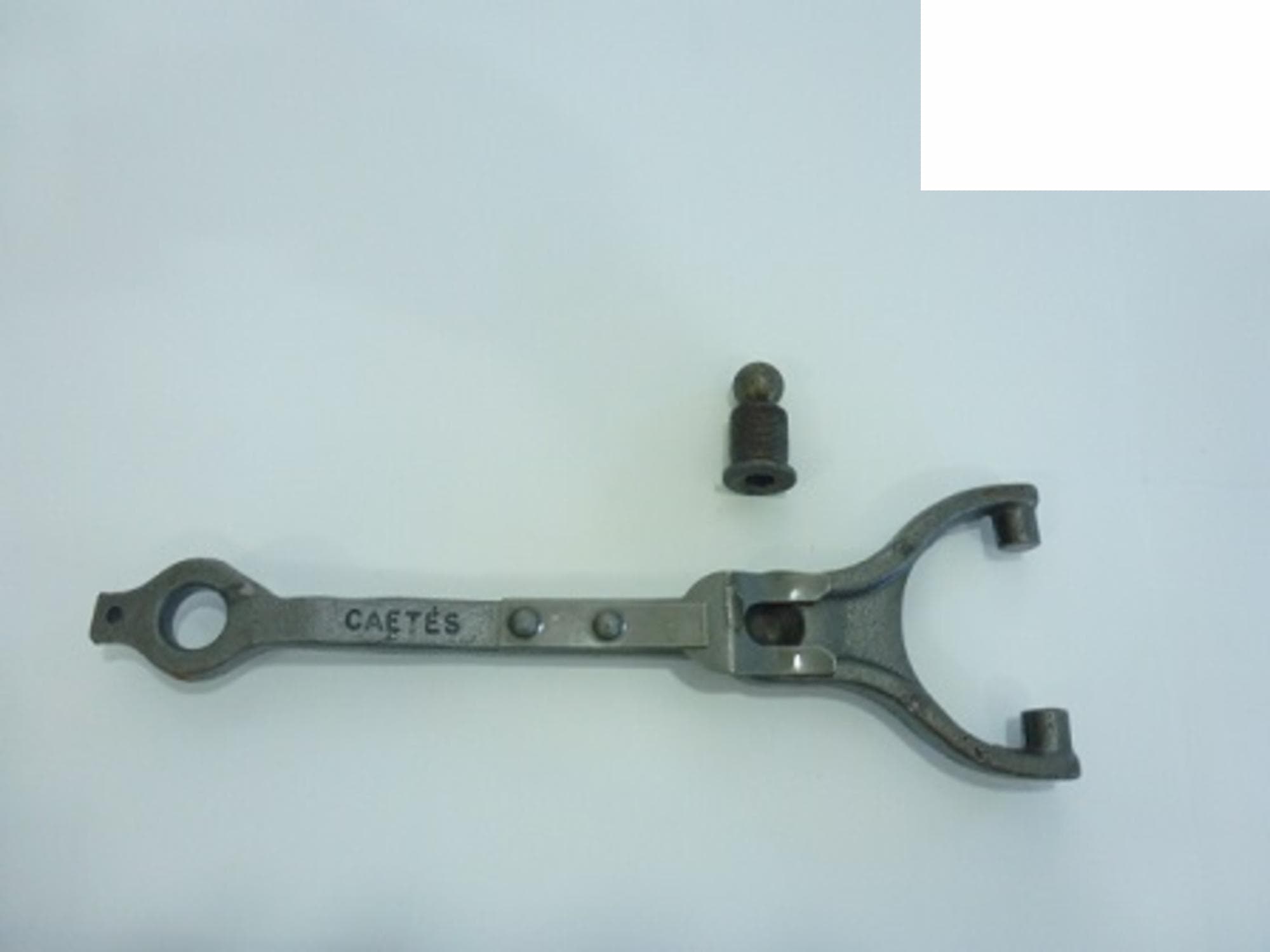 GARFO EMBREAGEM COM MOLA FORD F1000 F4000 93 A 98 CARGO - BE2Y7515A