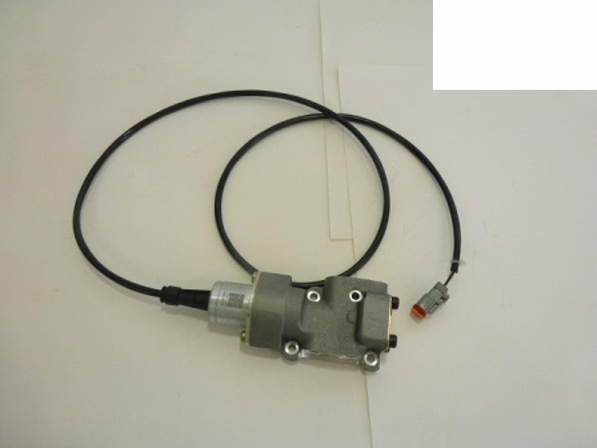 VALVULA CORTE COMBUSTIVEL PARA SCANIA 94 114 124 SERIE 4 MOTORES DSC1413 1415 DSC9EDC - 1370084