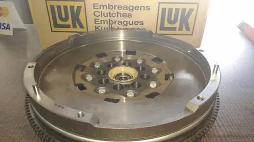 VOLANTE MOTOR COM CREMALHEIRA MBB ACCELO 715C BI-MASSA - 6120300505