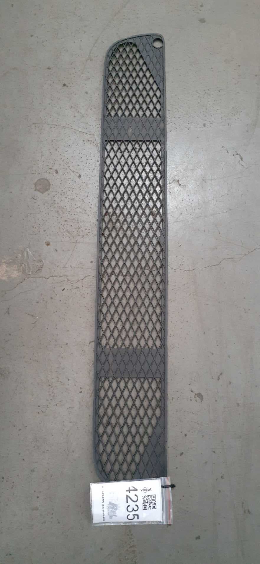 MOLDURA DO PARACHOQUE - 9798850081