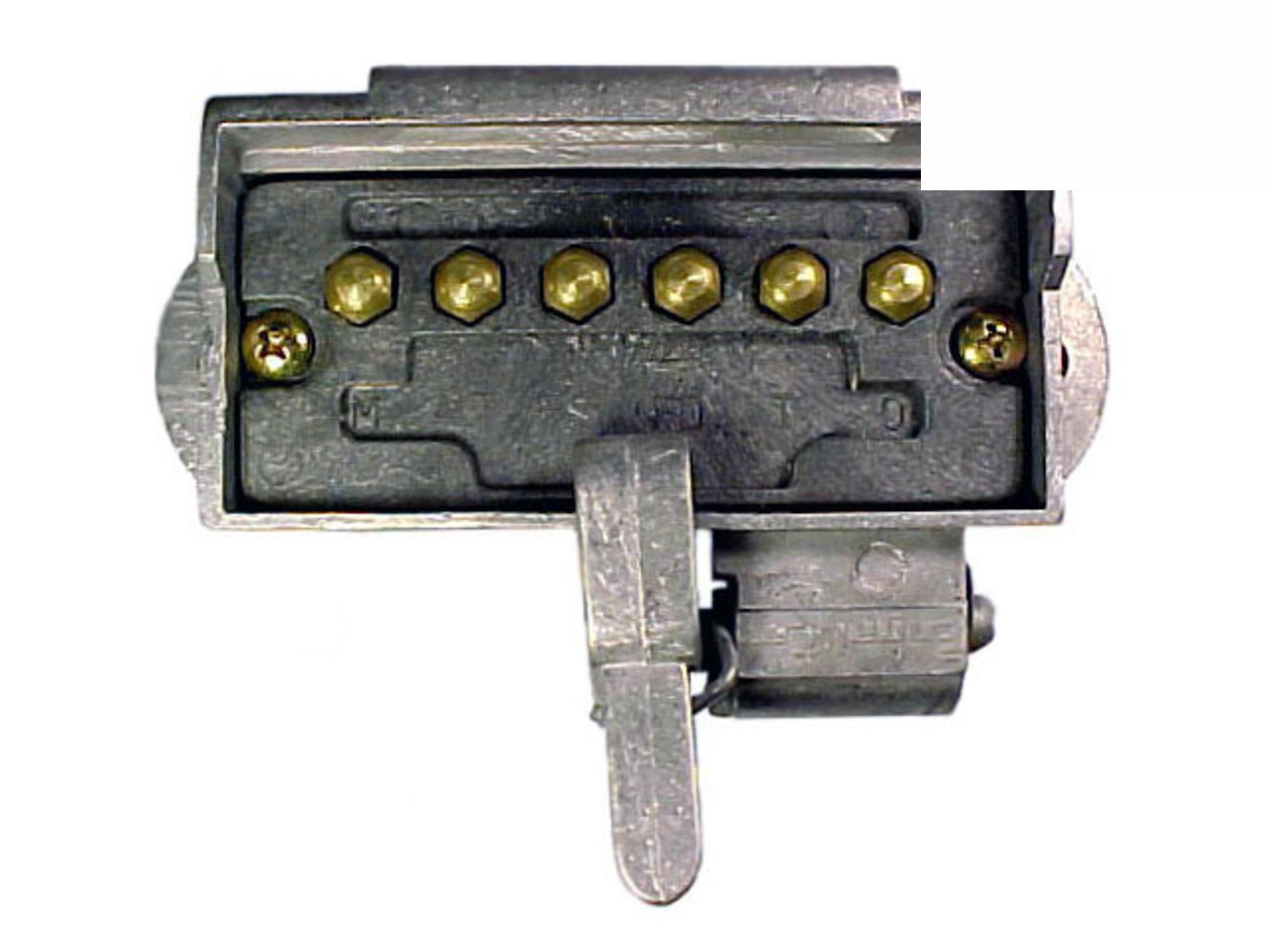 TOMADA-6-POLOS(FEMEA)P/REBOQUE AL.CROMO - 533482