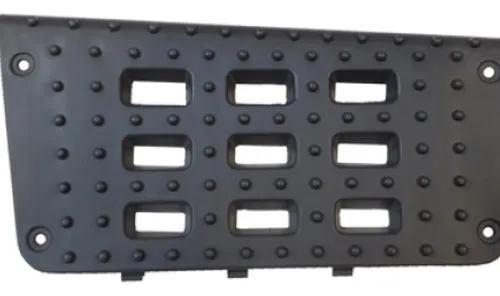 TAPETE PLASTICO INFERIOR ESTRIBO LE PRETO - VWS009P