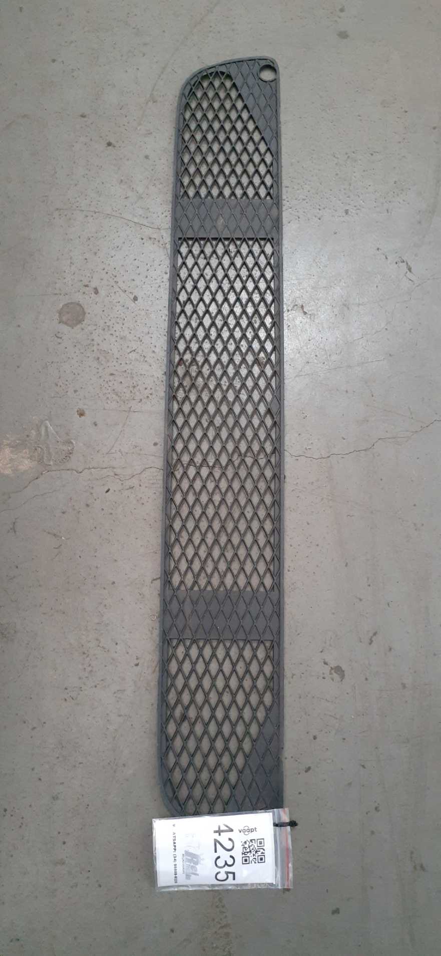 MOLDURA DO PARACHOQUE - 9798850081