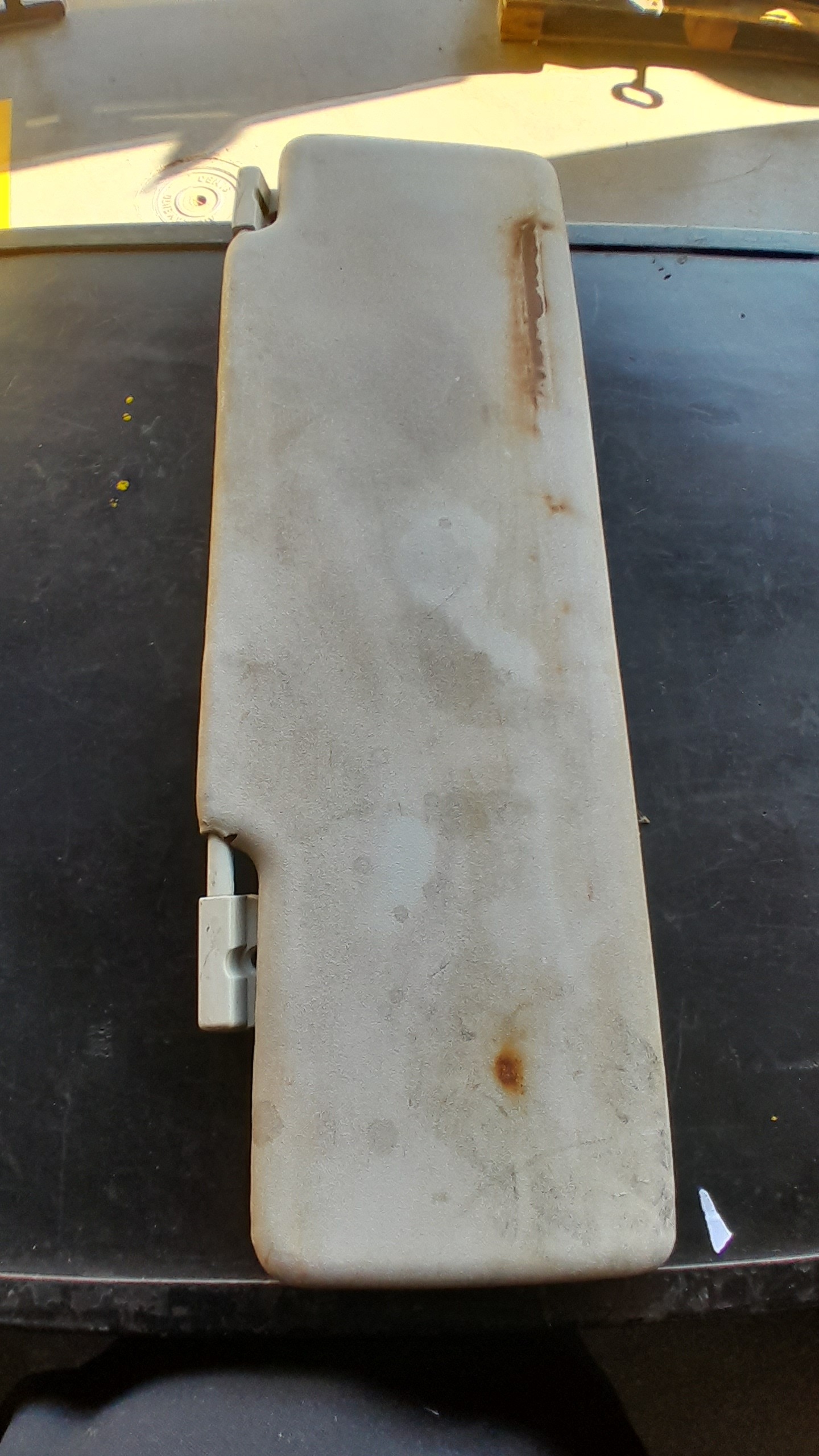 QUEBRA SOL FRONTAL PEQUENO LADO DIREITO - 2T2857552Y20